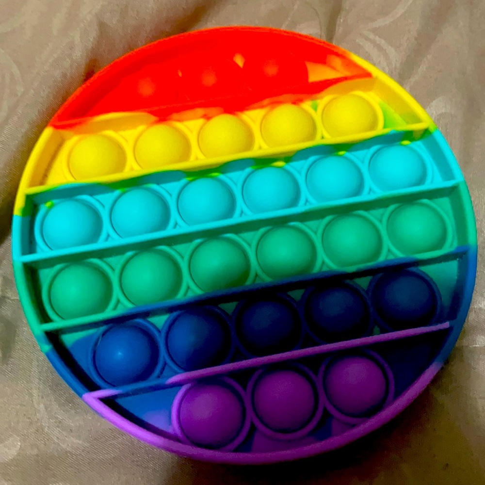 A circle rainbow pop it